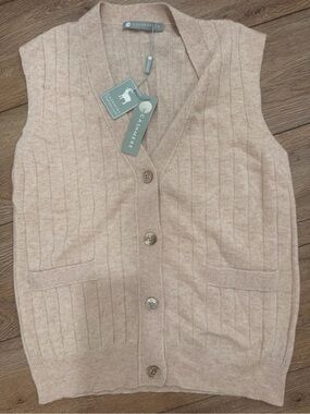 InCashmere Ribbed Button-Front Vest 0262
